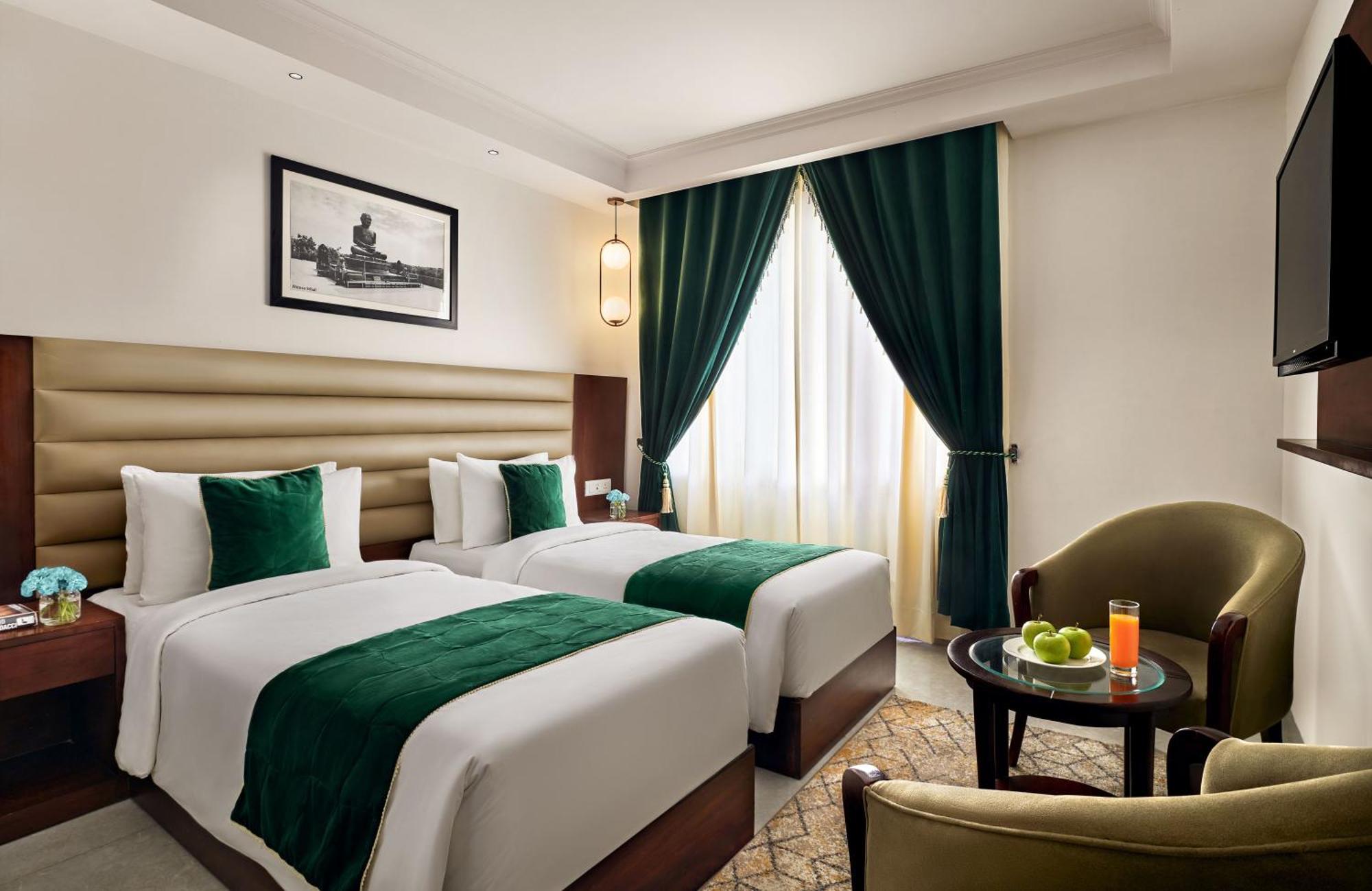 Deventure Sarovar Portico Patel Nagar New Delhi Exterior photo
